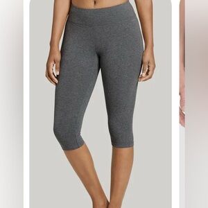 Capri Workout Leggings size S